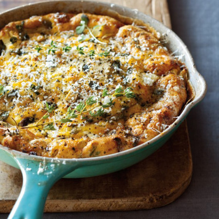 Frittata van paddestoel, geitenkaas en kruiden