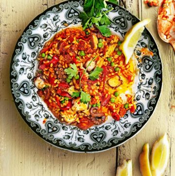 Paprika-paella met chorizo en inktvis